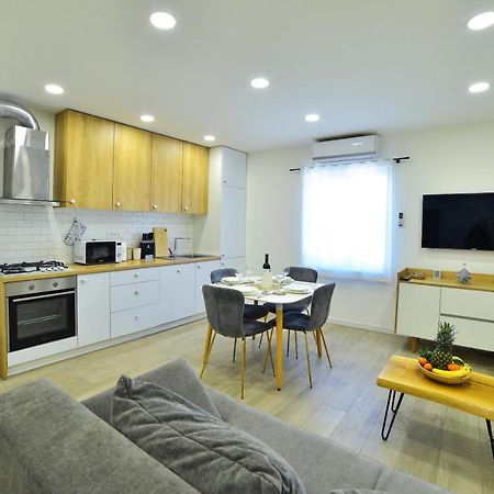 Apartment Maris Sinj Eksteriør billede